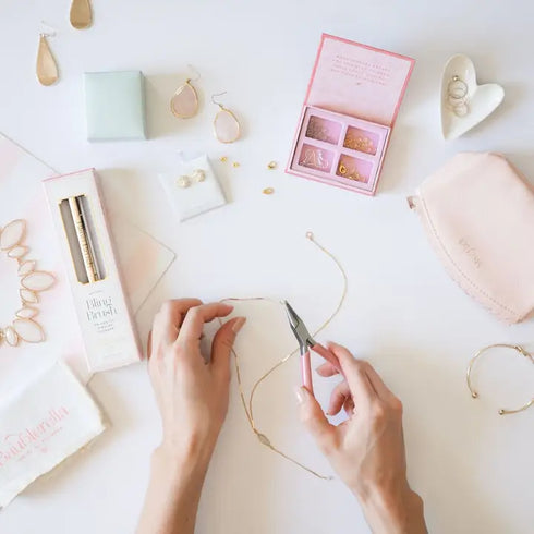 MS. FIX IT REPAIR CLUTCH