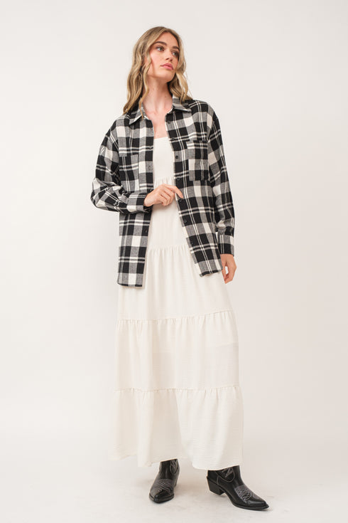 BLACK & WHITE BUTTON UP SHIRT